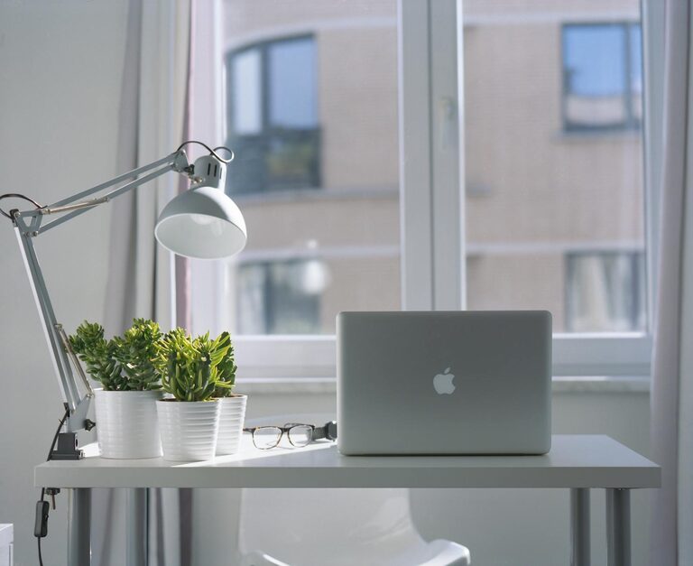 Desk Setup Tips for Focus and Comfort: Create Your Perfect Workspace